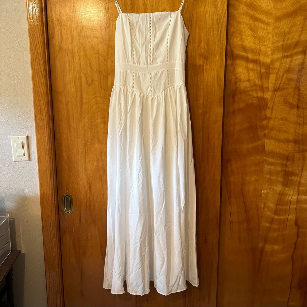 NEW Senna Mae Ysabella White Midi Dress